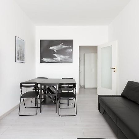 Apartment With Balcony -Bisceglie Red Line Subway Milano Ngoại thất bức ảnh