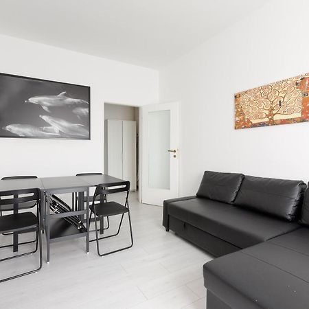Apartment With Balcony -Bisceglie Red Line Subway Milano Ngoại thất bức ảnh