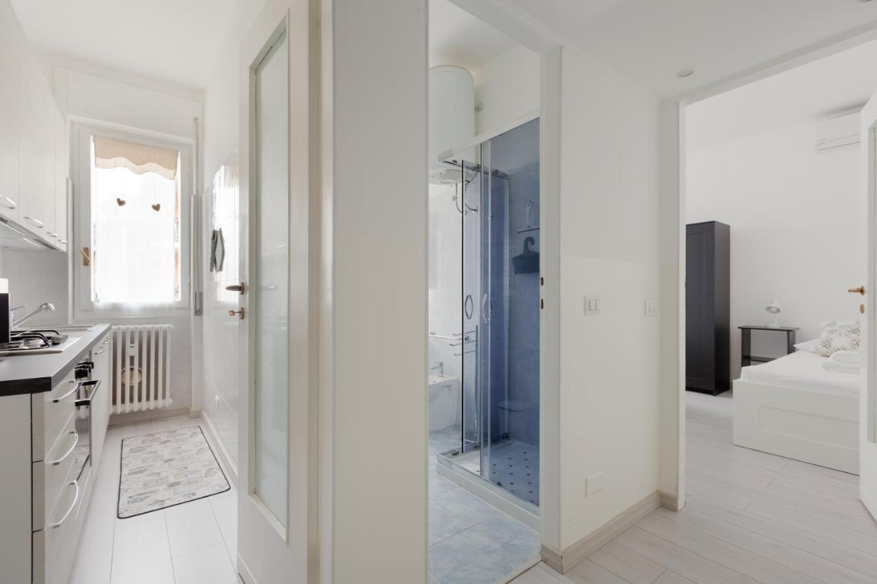 Apartment With Balcony -Bisceglie Red Line Subway Milano Ngoại thất bức ảnh
