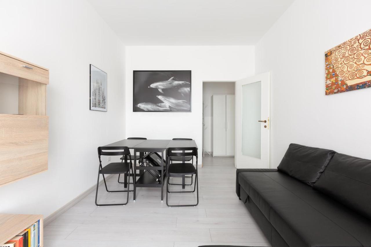 Apartment With Balcony -Bisceglie Red Line Subway Milano Ngoại thất bức ảnh